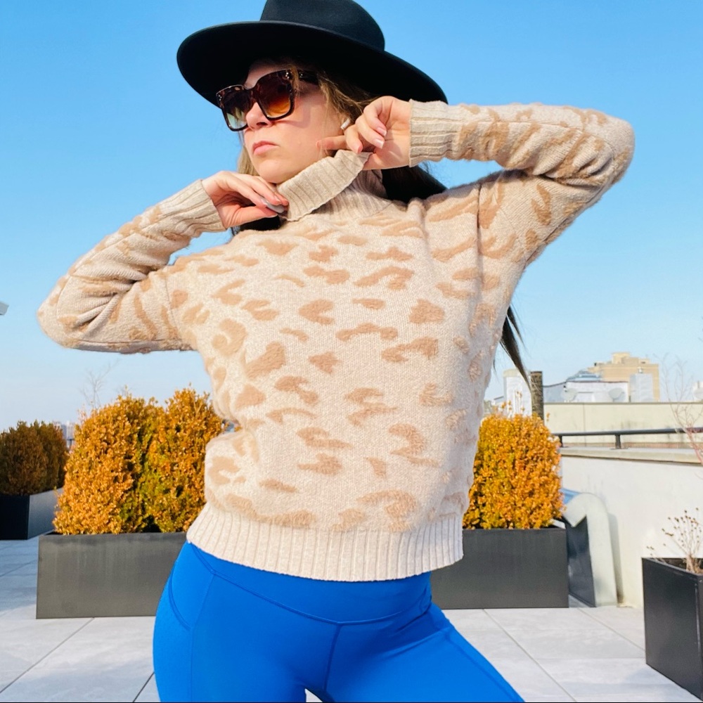FATE Leopard Pattern Drop Shoulder Sweater - Picture 4 of 16